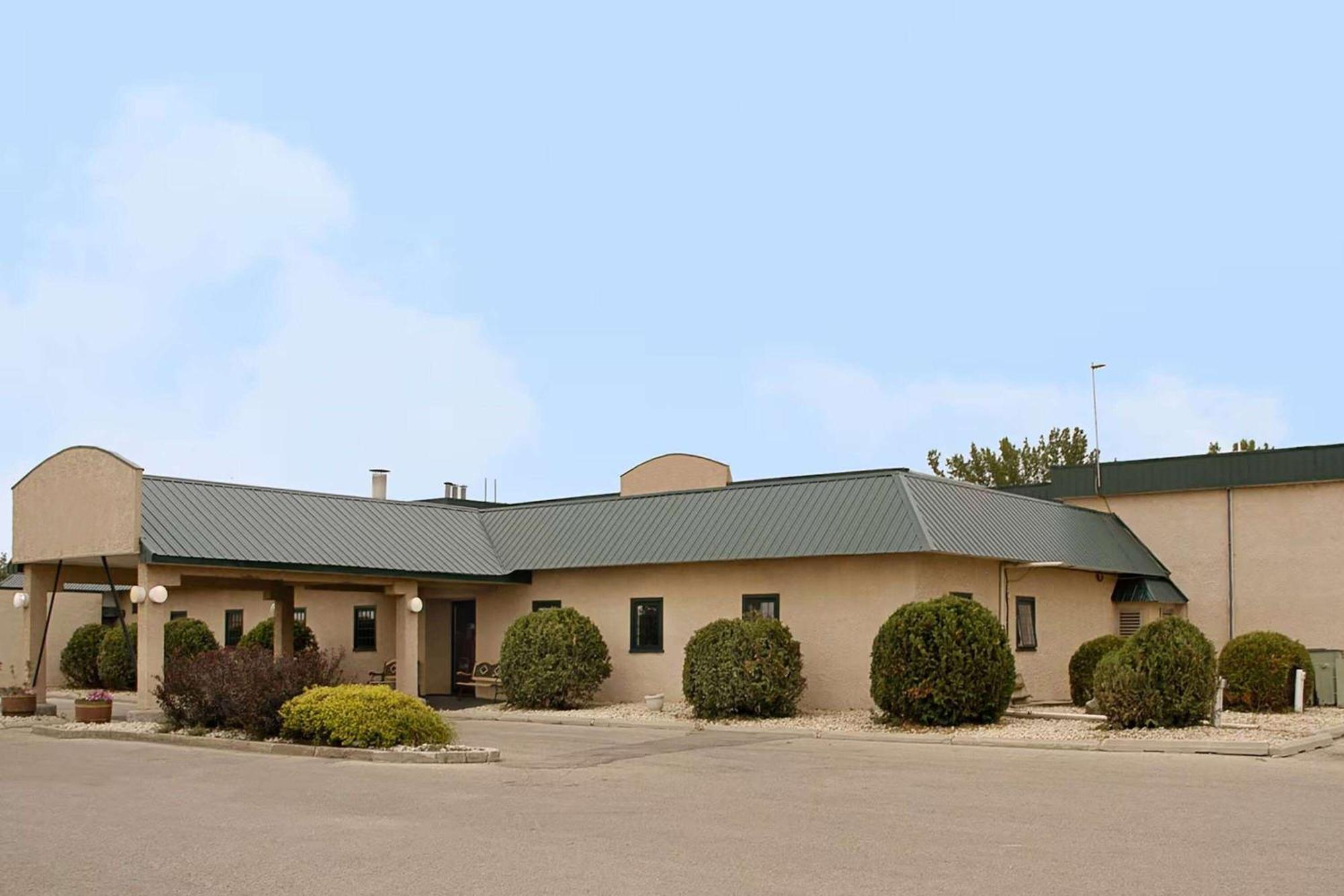 Howard Johnson By Wyndham Portage La Prairie Exteriér fotografie
