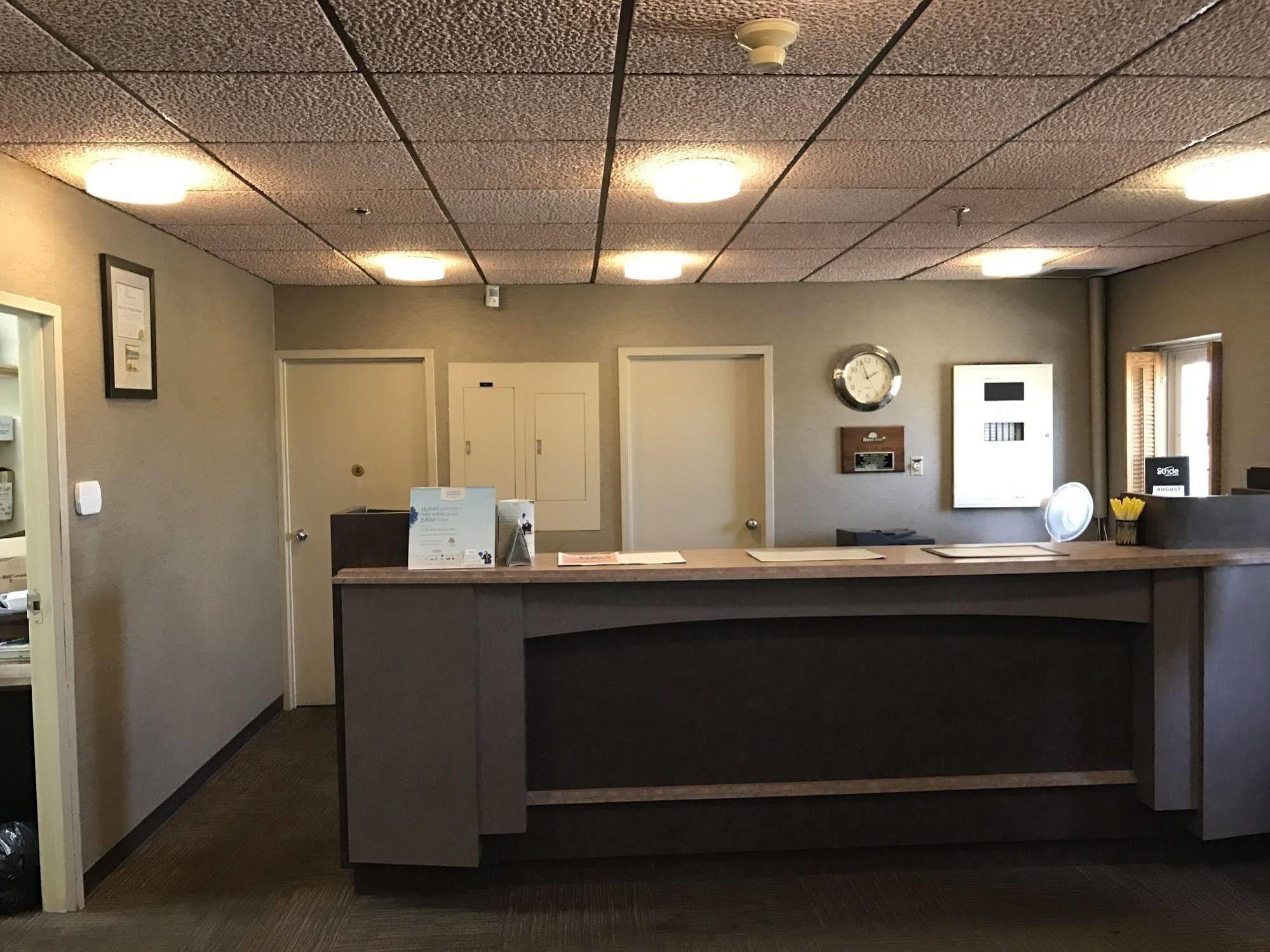 Howard Johnson By Wyndham Portage La Prairie Exteriér fotografie