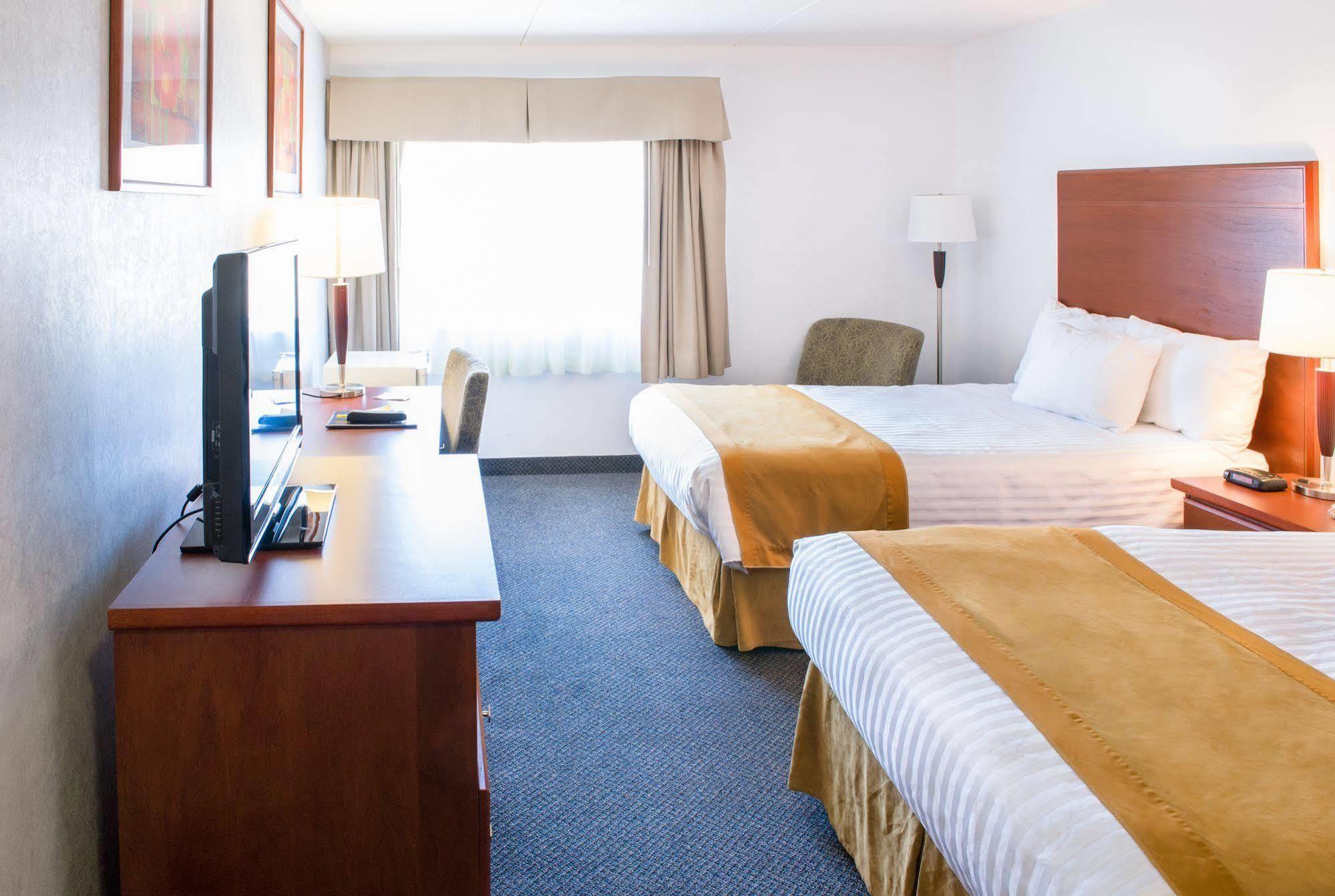 Howard Johnson By Wyndham Portage La Prairie Exteriér fotografie
