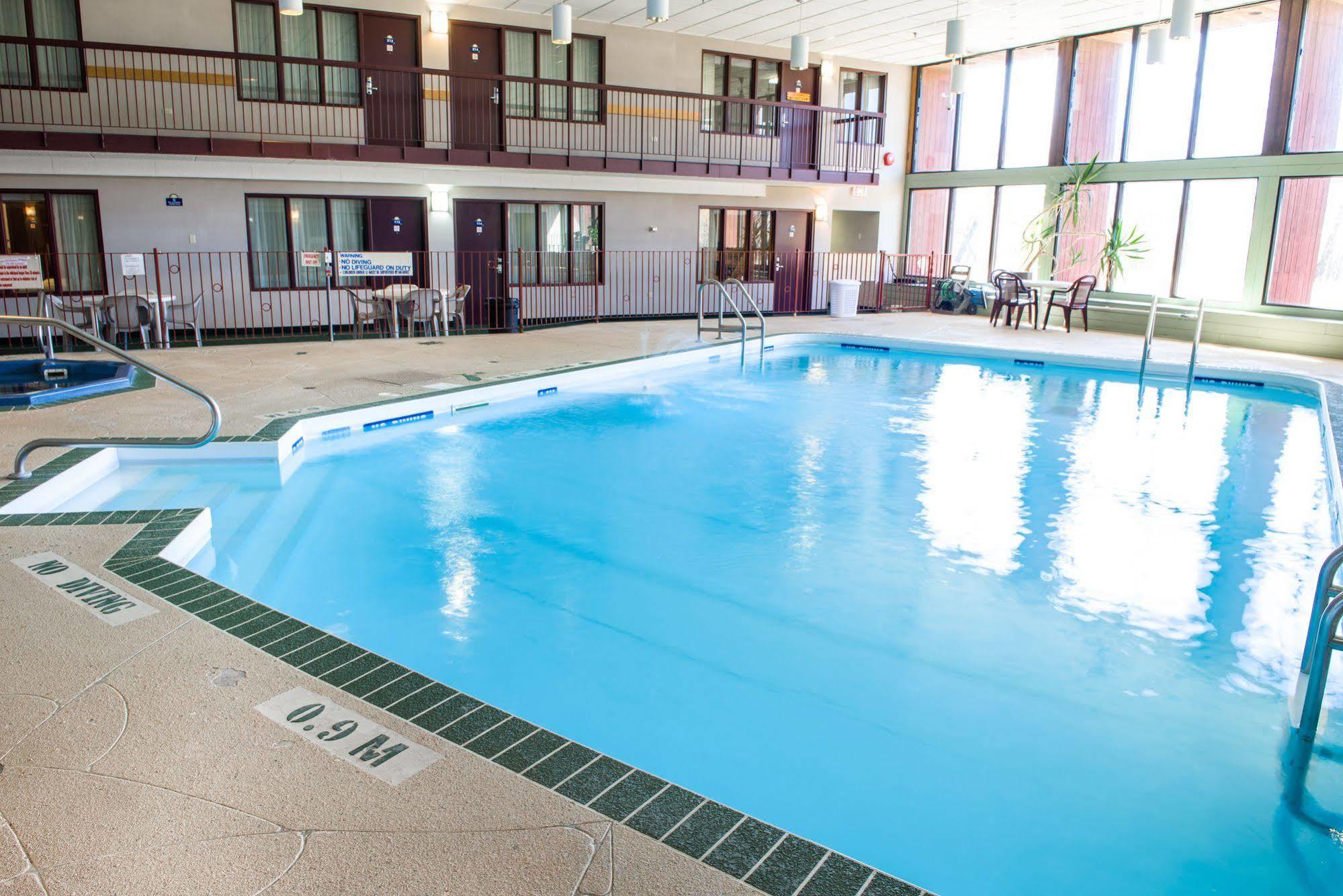 Howard Johnson By Wyndham Portage La Prairie Exteriér fotografie
